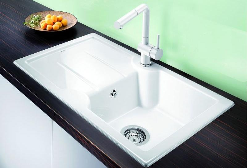Proč dát přednost keramickému dřezu do vaší kuchyně, když si nevíte rady. Jak se o něj starat a kolik vás bude stát? Jeho vzhled Vás nadchne!
