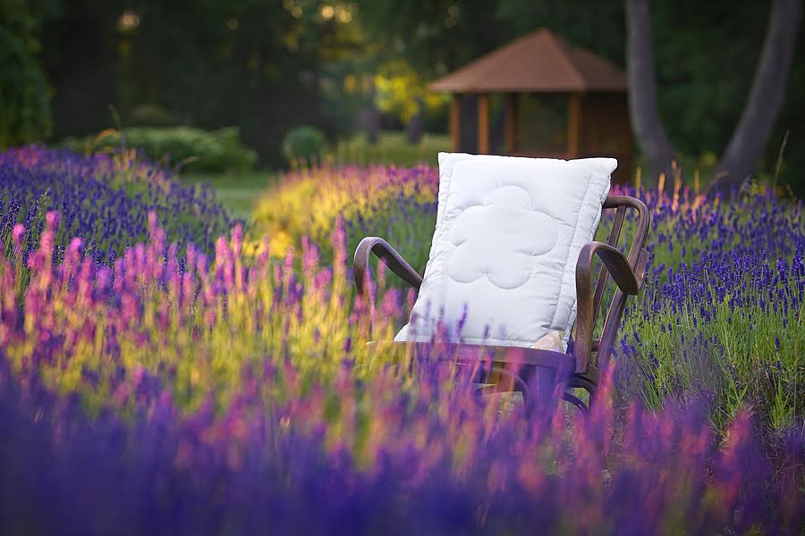 Správný polštář vás zbaví bolestí krční páteře. Jak vybrat ten nejvhodnější?